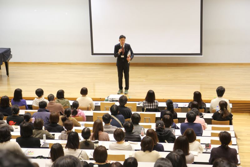 070301　新入生説明会 (83).JPG